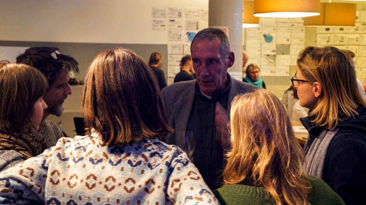  Alexander Rossner in dialogue with some guests 