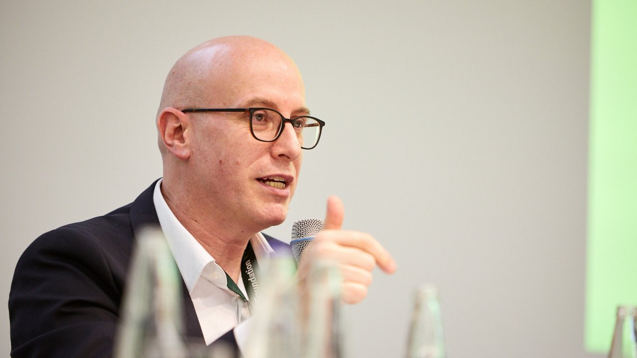 In a digital world, every step leaves a trace behind. It is virtually impossible to fully switch back, says Daniel Steil, Focus. In a digital world, every step leaves a trace behind. It is virtually impossible to fully switch back, says Daniel Steil, Focus.