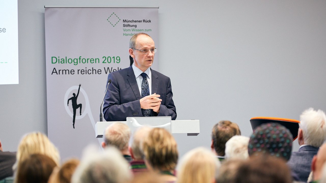 Jörg Baten, University of Tübingen, emphasizes the value of numeric education for poverty reduction. Jörg Baten, University of Tübingen, emphasizes the value of numeric education for poverty reduction.