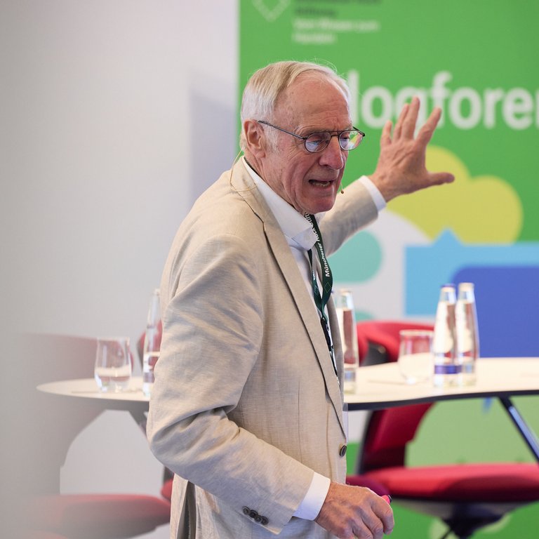 Prof. Dr. Dr. h.c. Alois Heißenhuber Emeritus am Lehrstuhl für Produktions- und Ressourcenökonomie, Technische Universität München-Weihenstephan