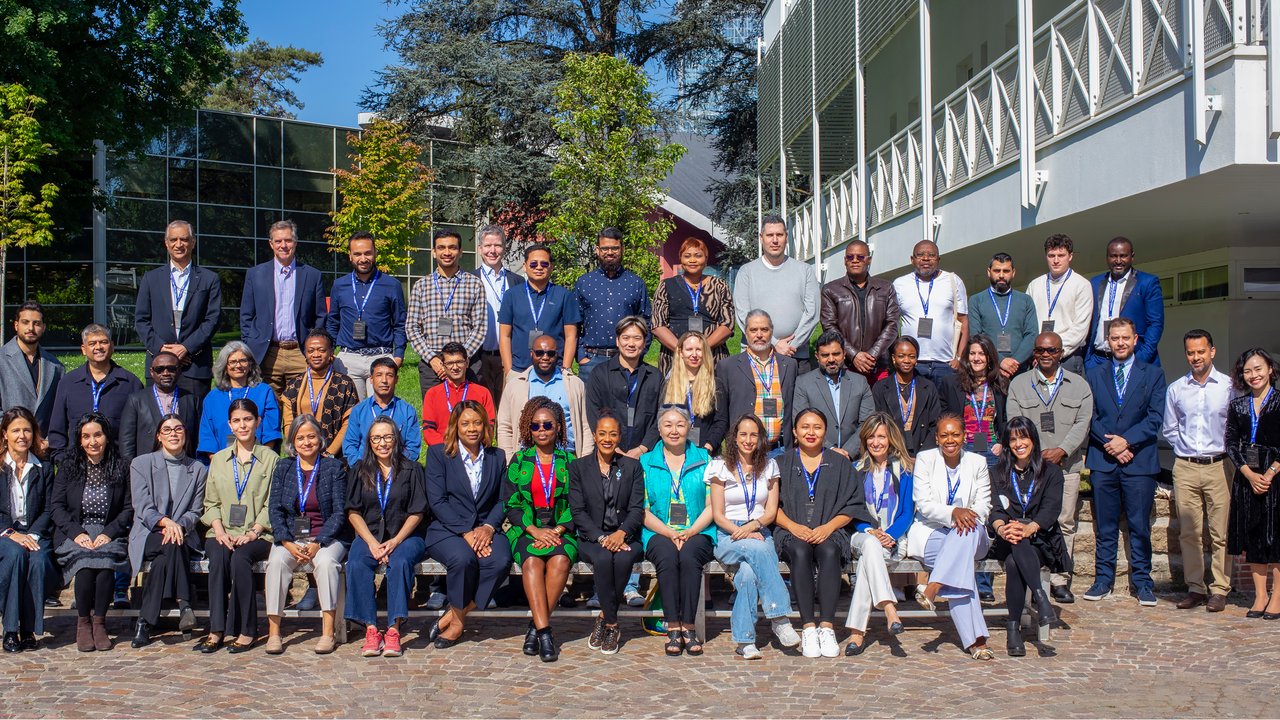 Participants of the 2026 Impact Insurance Academy gathered for a group photo / Les participants à l'Impact Insurance Academy 2026 se sont réunis pour une photo de groupe.